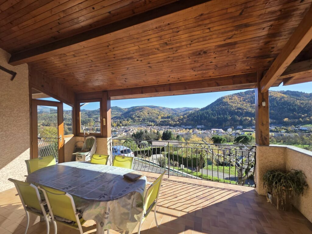 Maison de 129 m² à Lamastre 5 pièces avec vue