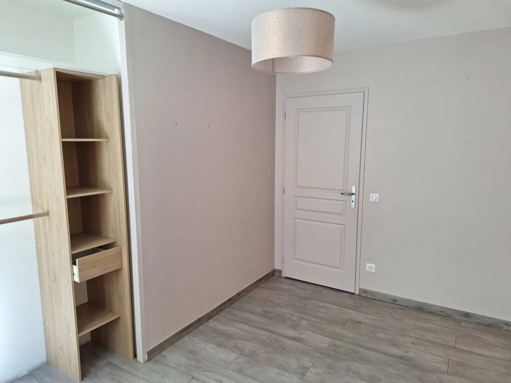 07 – Ardèche Verte – Lamastre – Maison de rue tout confort entièrement rénovée avec terrasse