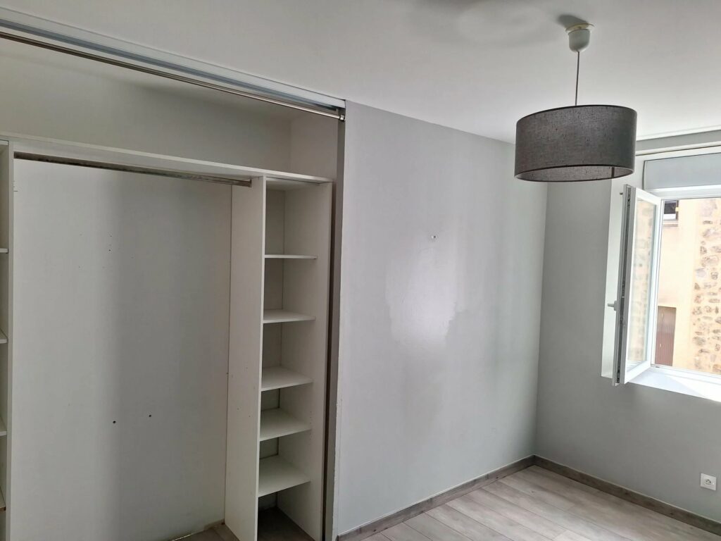 07 – Ardèche Verte – Lamastre – Maison de rue tout confort entièrement rénovée avec terrasse