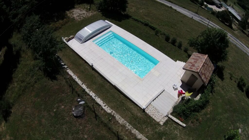 À proximité de Vernoux-en-Vivarais  Grande propriété en pierre avec vue panoramique