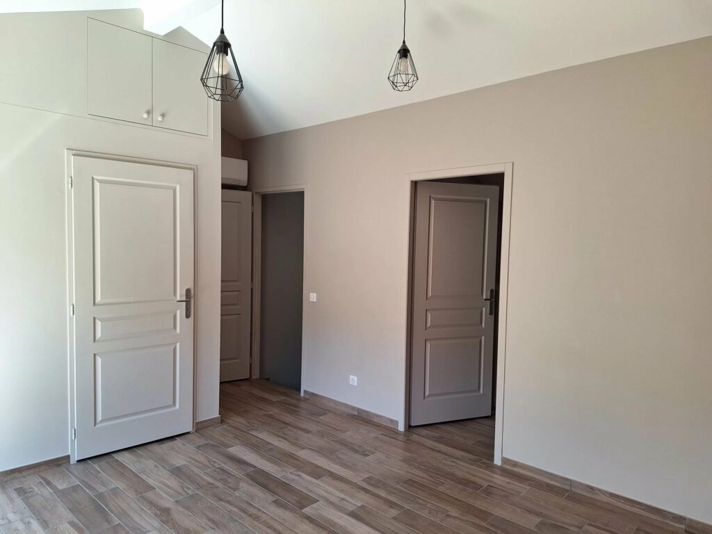 07 – Ardèche Verte – Lamastre – Maison de rue tout confort entièrement rénovée avec terrasse