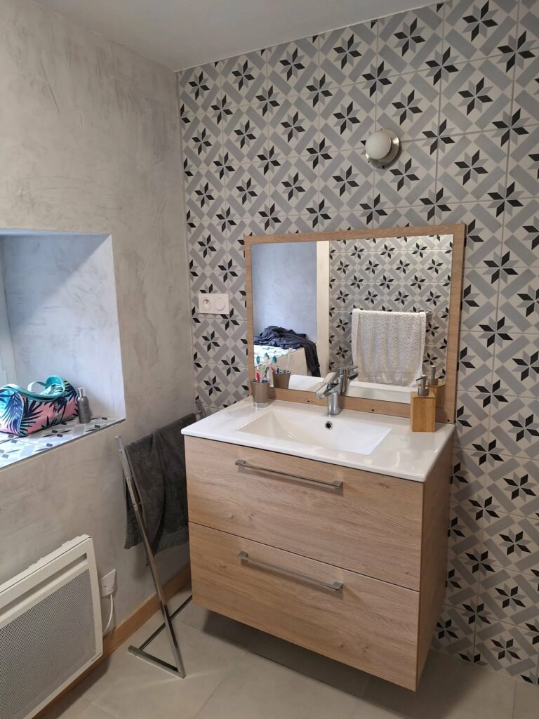 Maison de village en pierre T4 rénovée