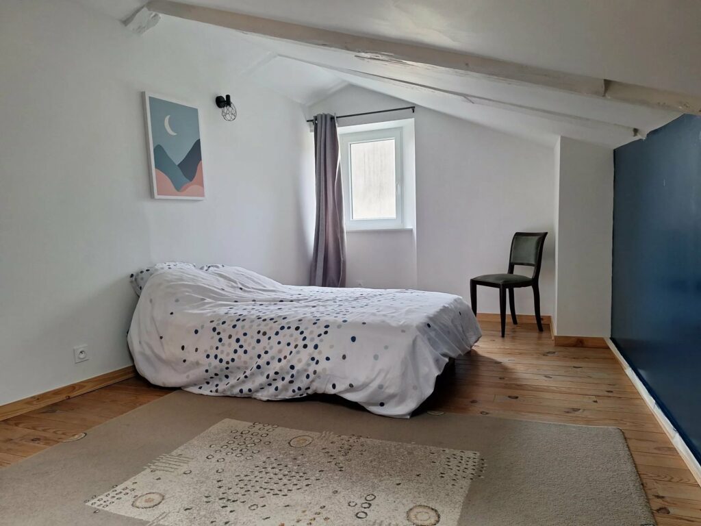 Maison de village en pierre T4 rénovée