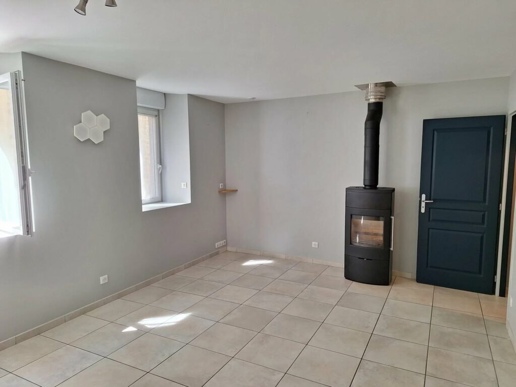 Ardèche Verte – Lamastre – Maison de village avec terrasse