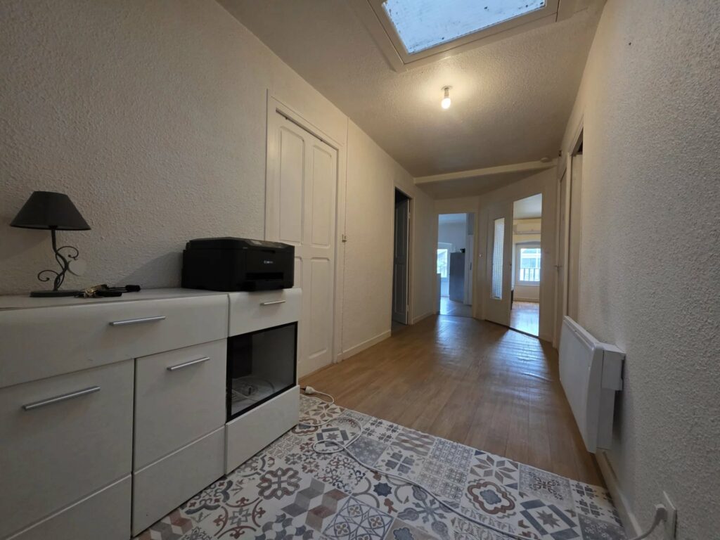Appartement T3 meublé – 2ème étage