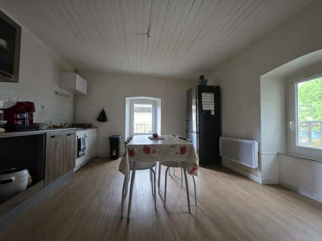Appartement T3 meublé – 2ème étage
