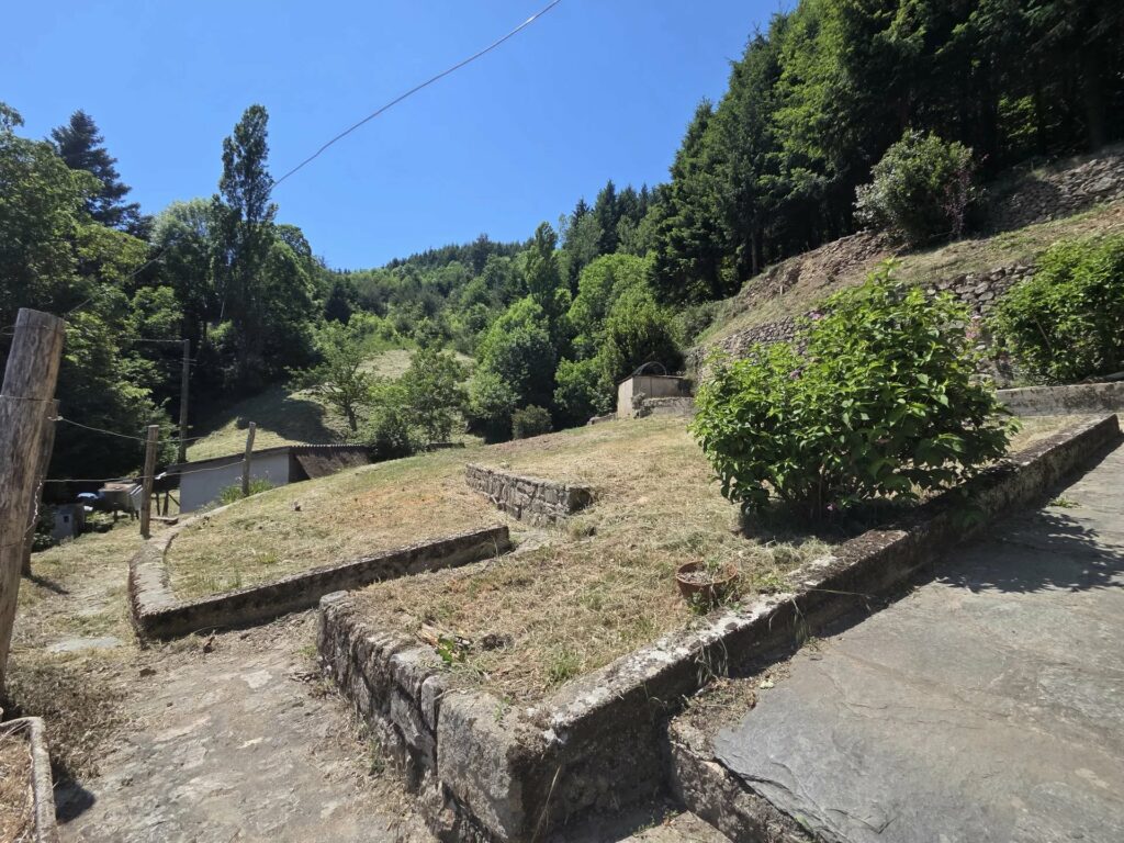 Maison en pierre Les Nonières