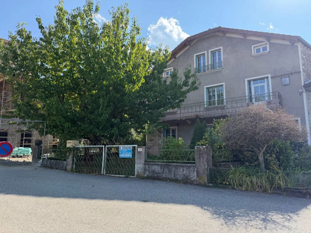 Maison avec 3 appartements
