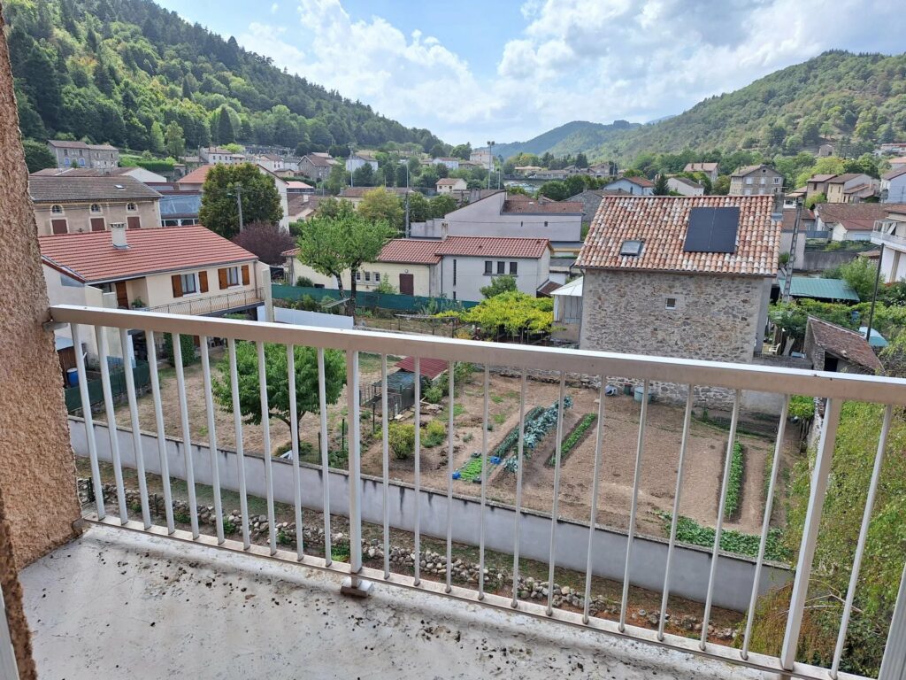 Bel appartement spacieux de 95 m² à Lamastre