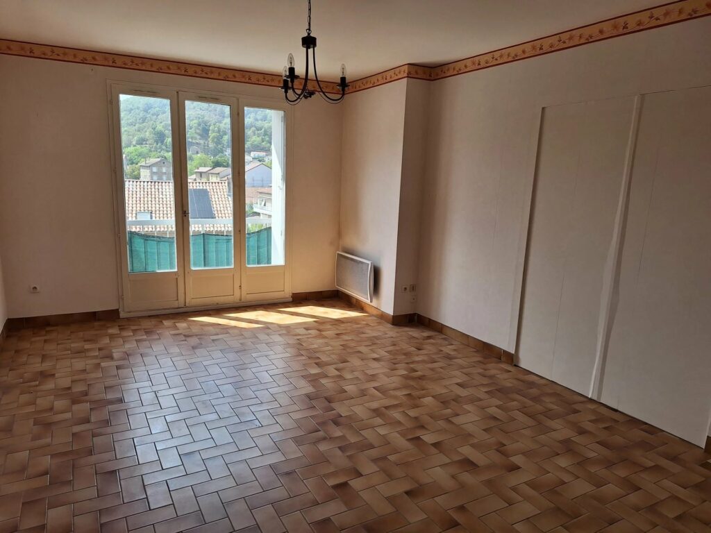 Bel appartement spacieux de 95 m² à Lamastre